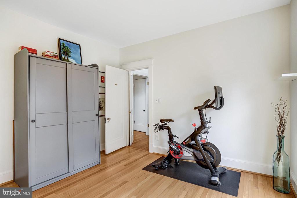 815 Aspen St NW