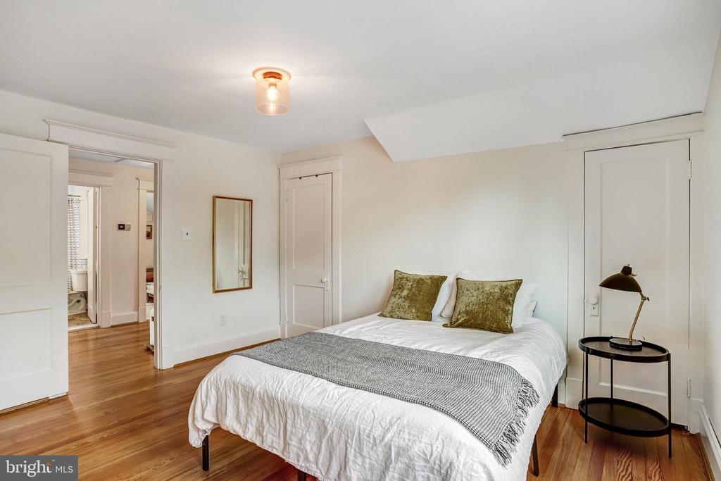 815 Aspen St NW