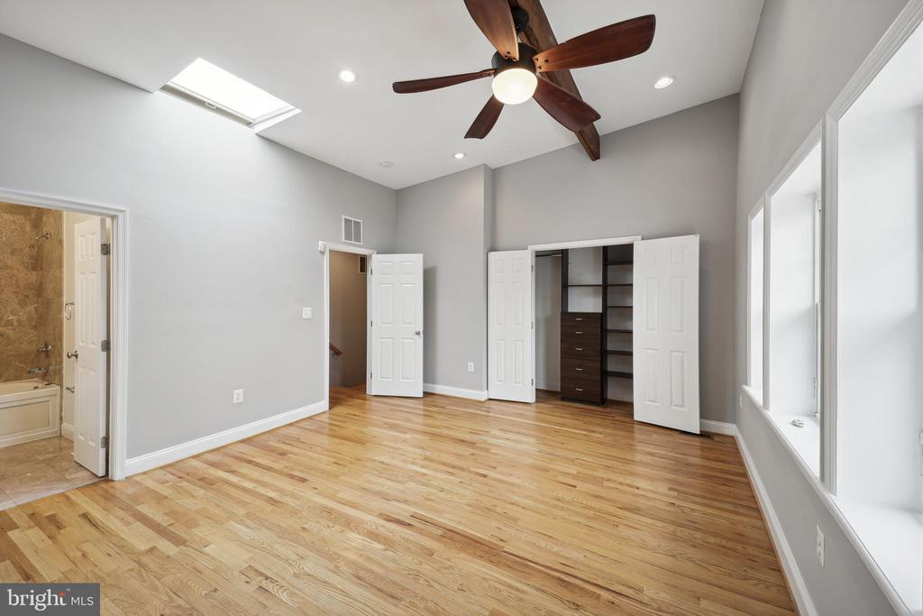 428 EMERSON ST NW