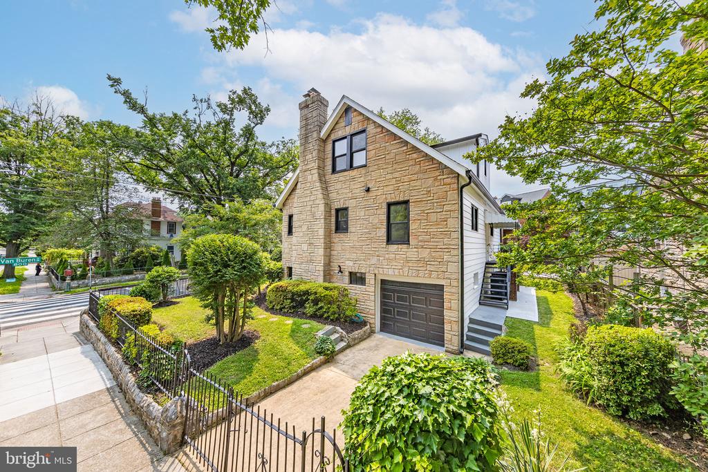 801 VAN BUREN STREET NW