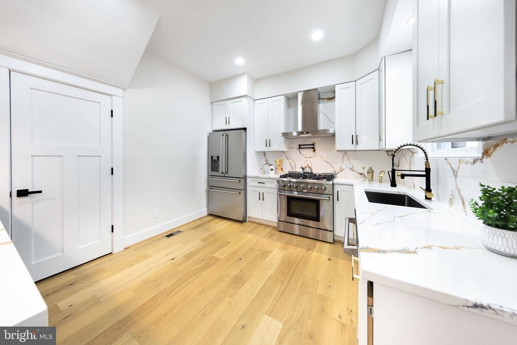 801 VAN BUREN STREET NW