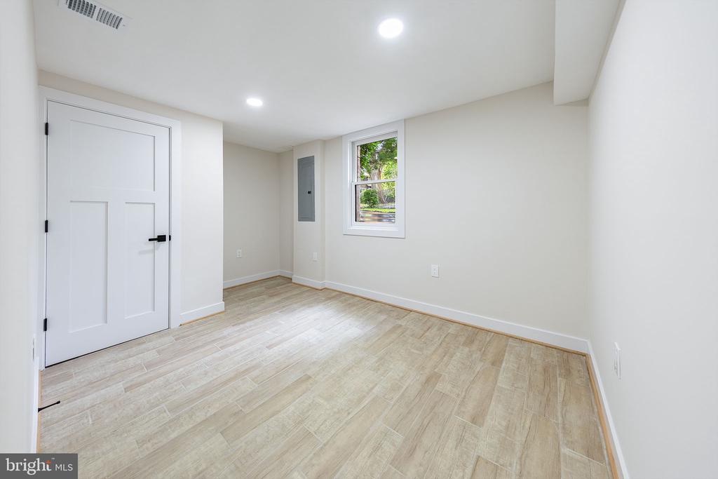 801 VAN BUREN STREET NW