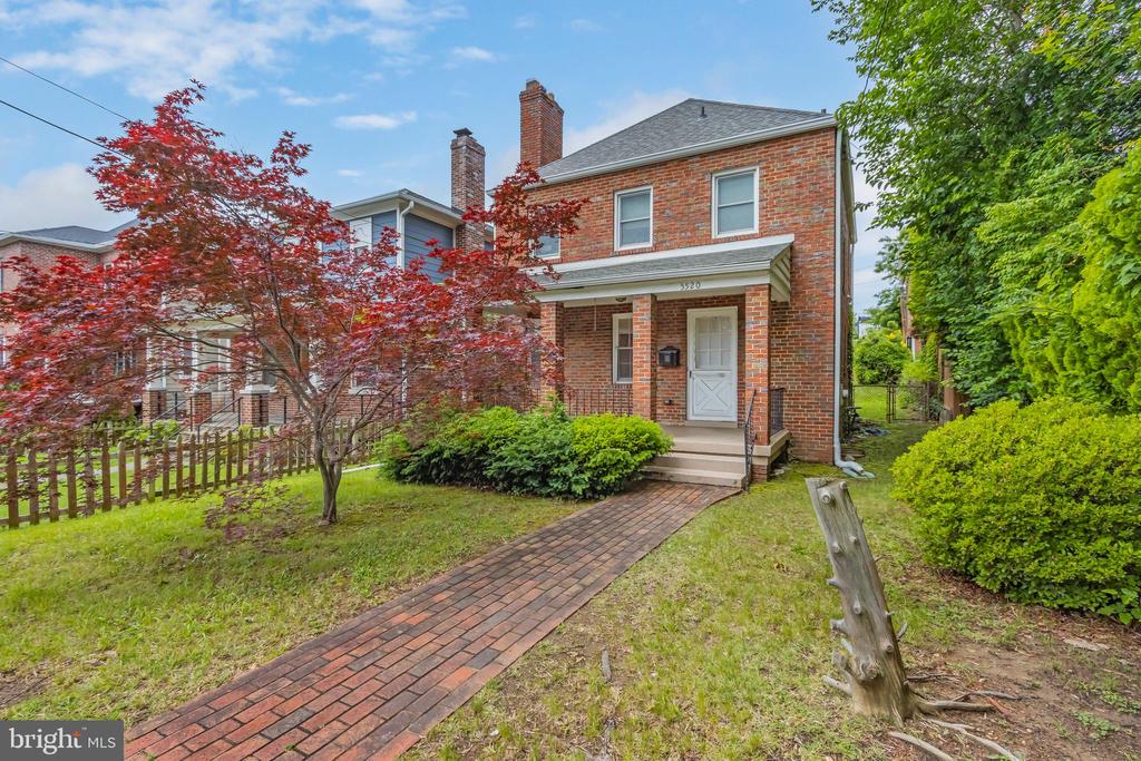 5520 North Capitol St NW