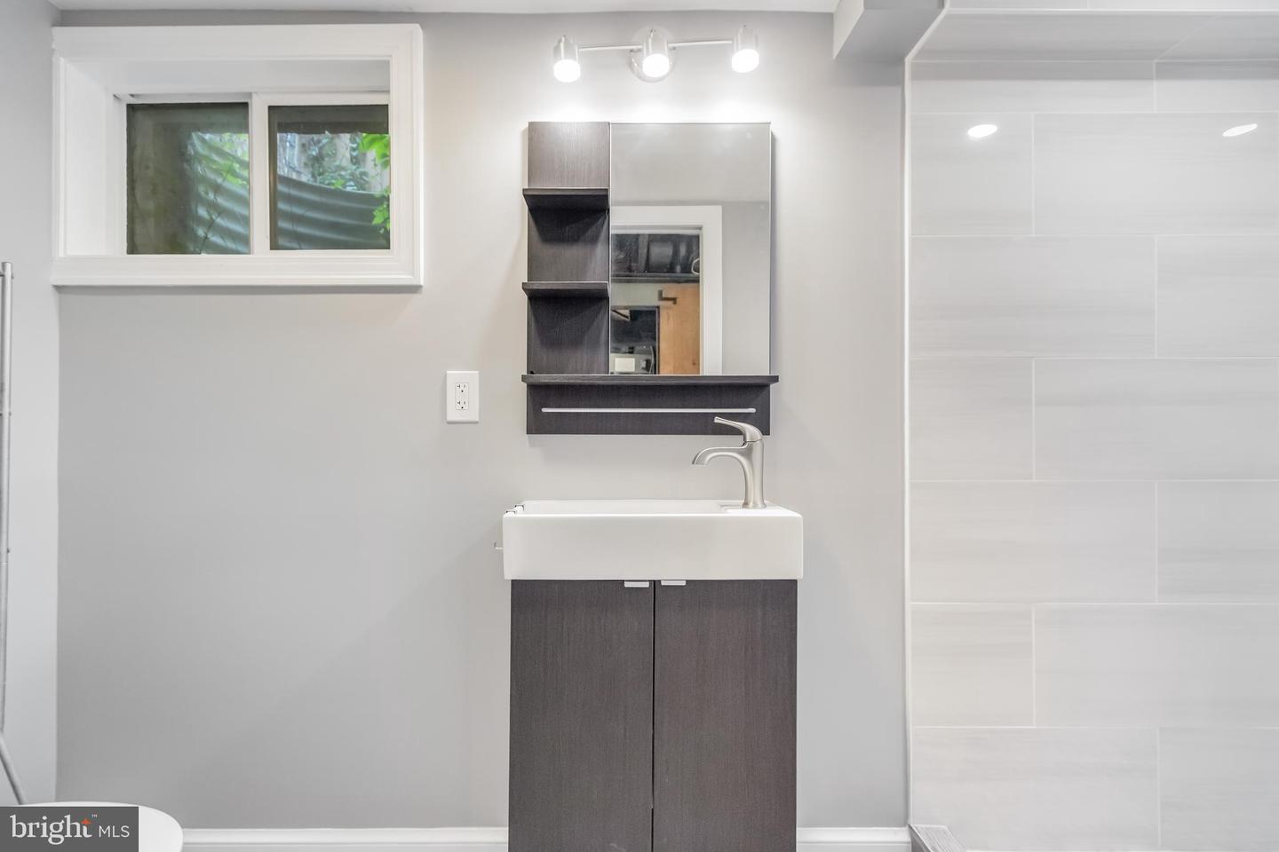 5520 North Capitol St NW