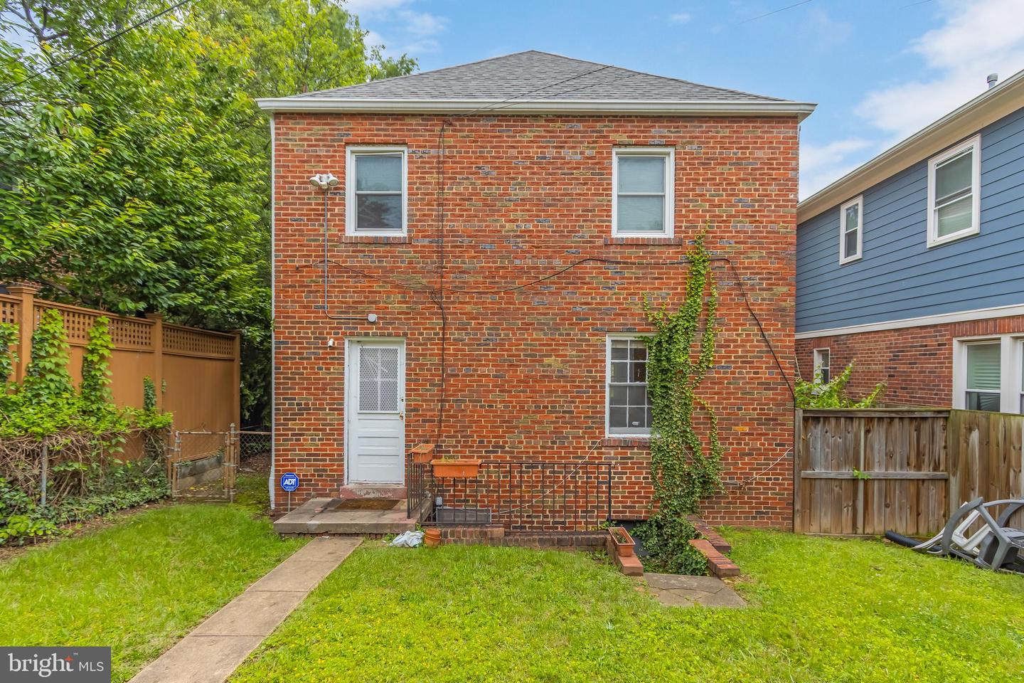 5520 North Capitol St NW