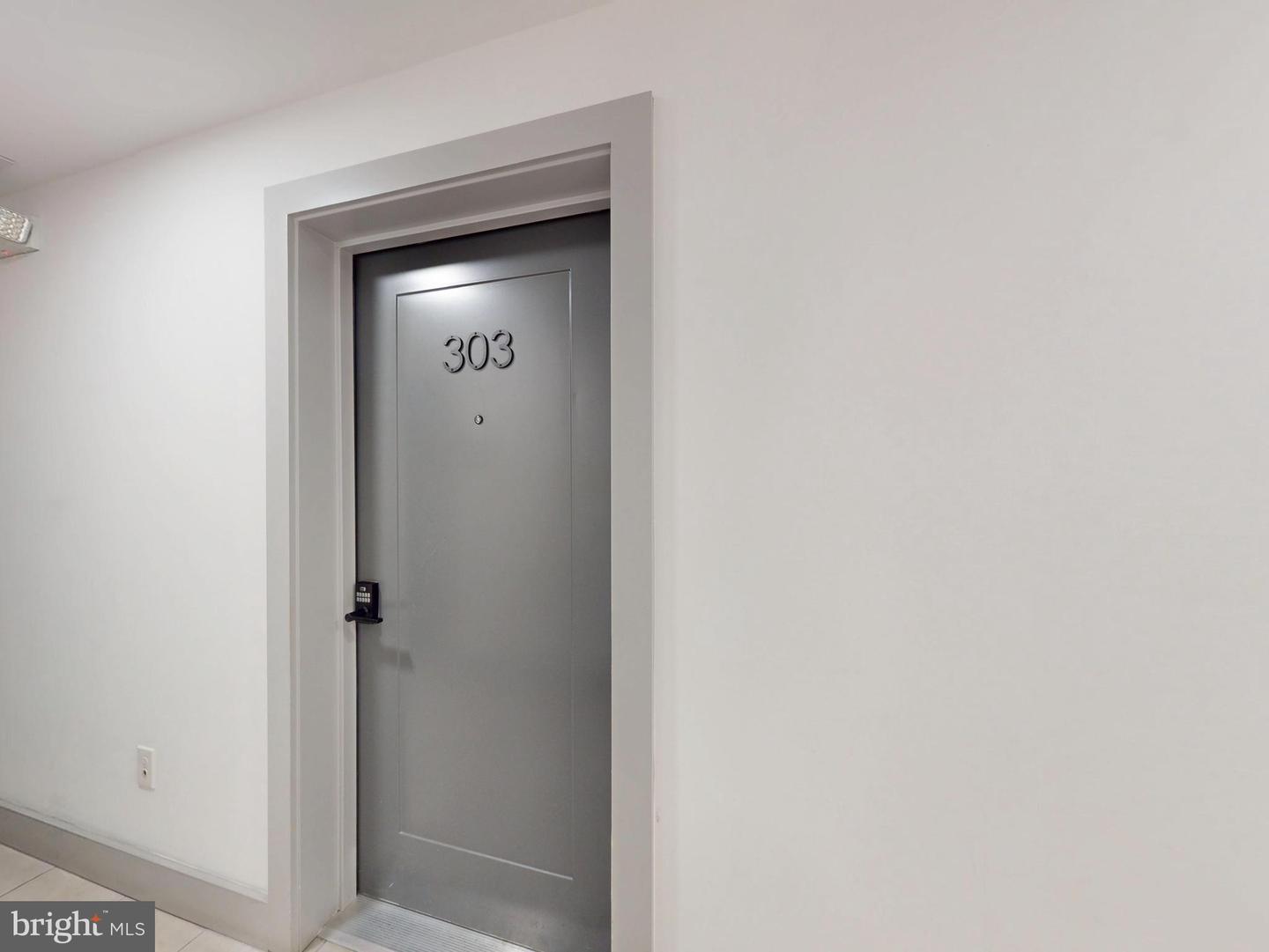 927 Kennedy St NW #303