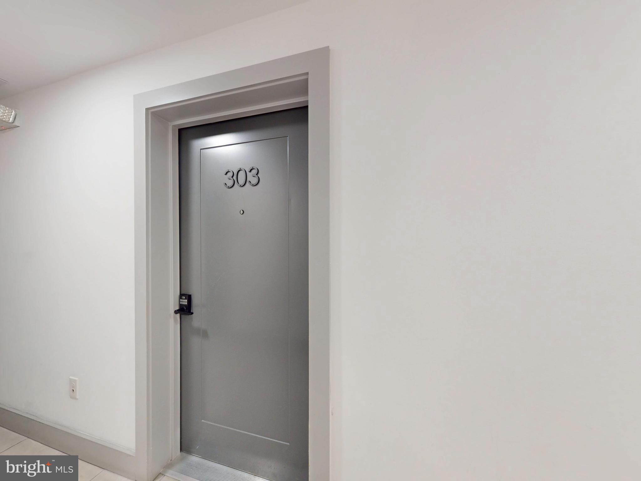 927 Kennedy St NW #303