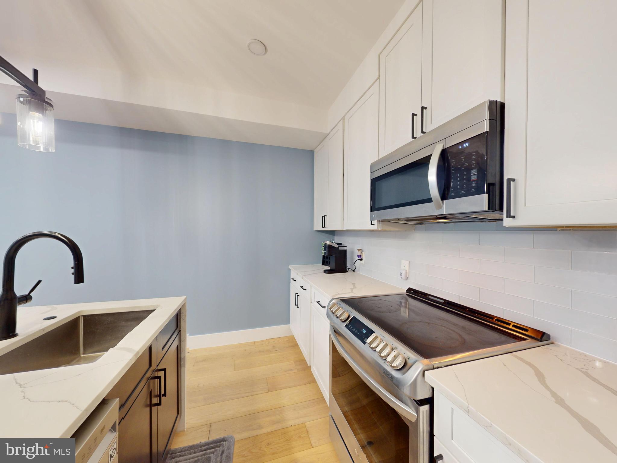 927 Kennedy St NW #303