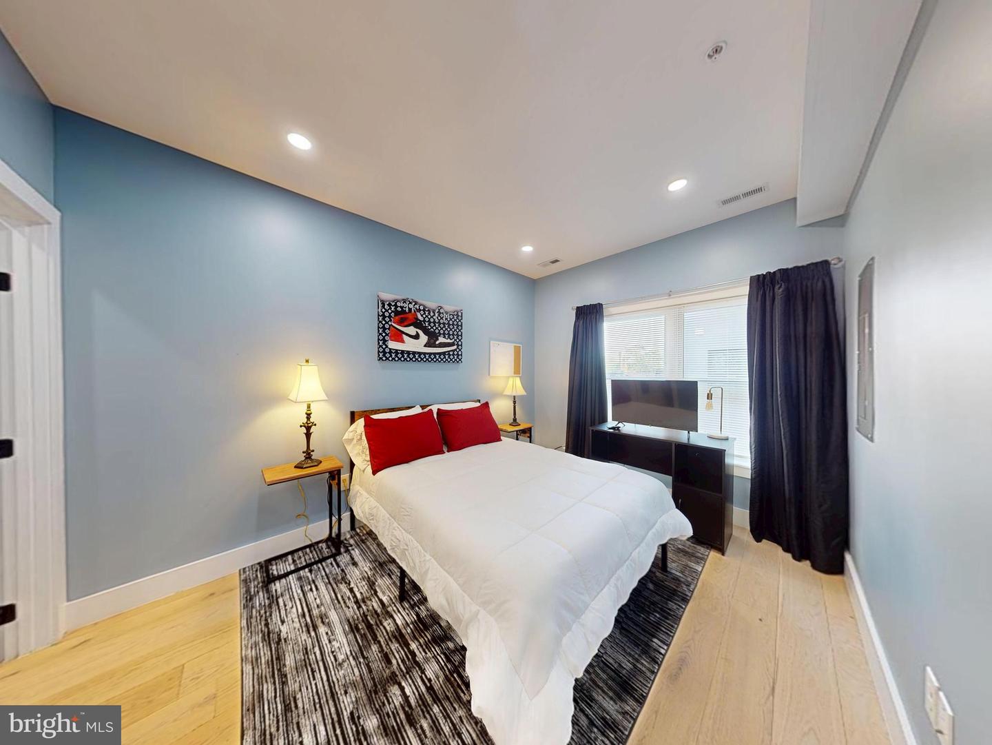 927 Kennedy St NW #303