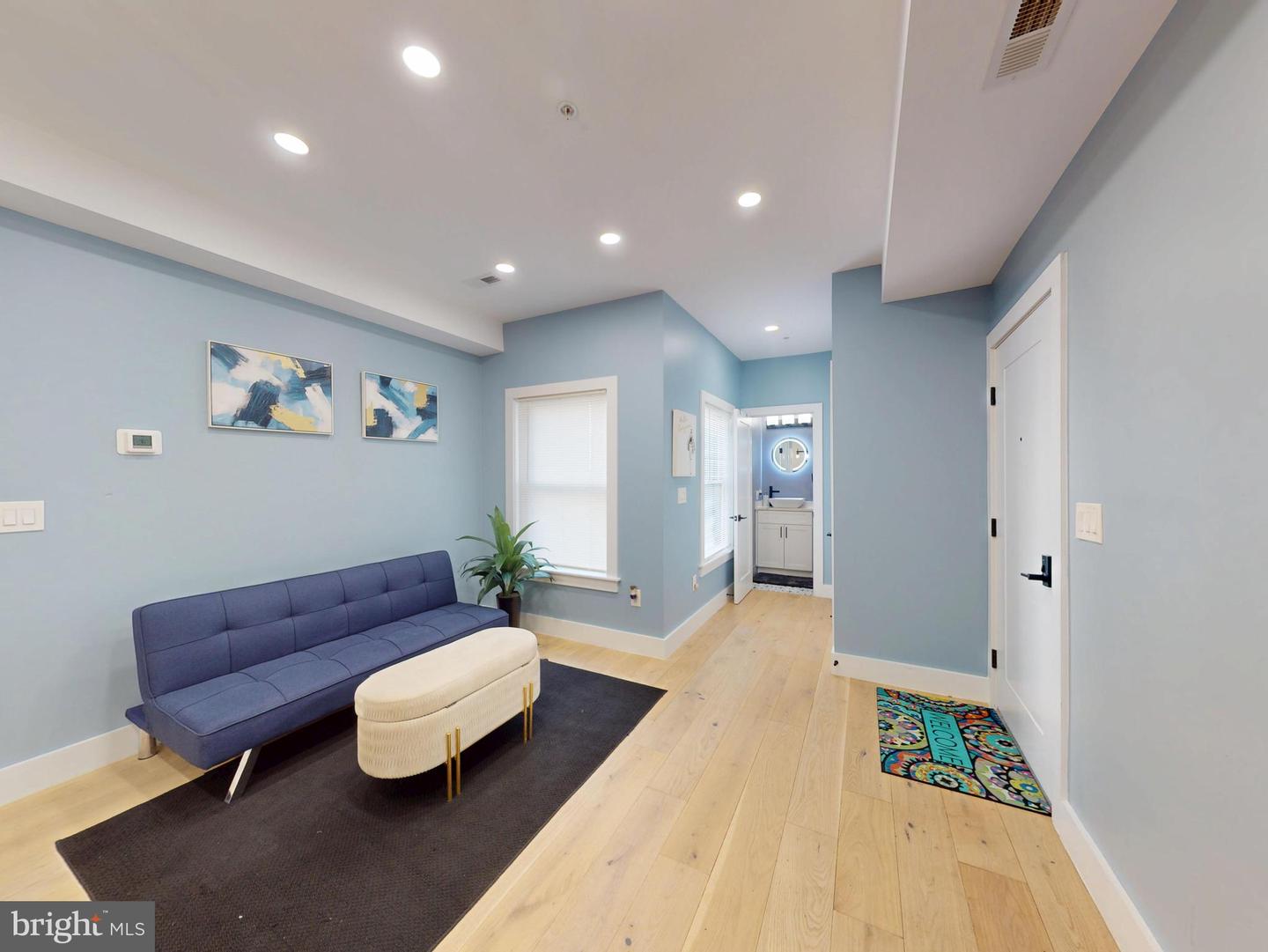 927 Kennedy St NW #303