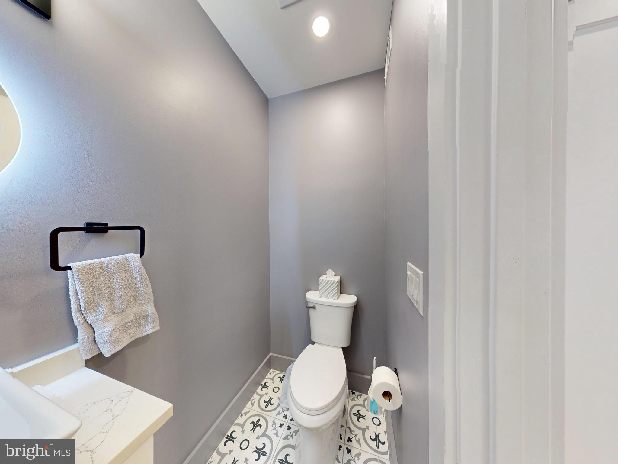 927 Kennedy St NW #303