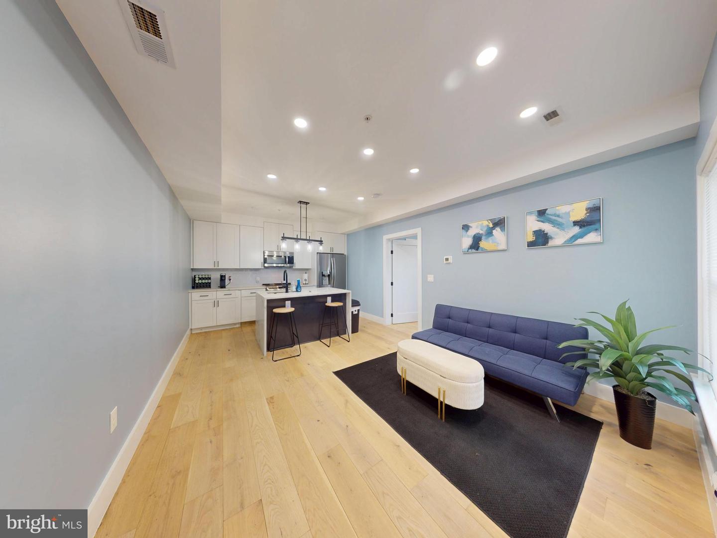 927 Kennedy St NW #303