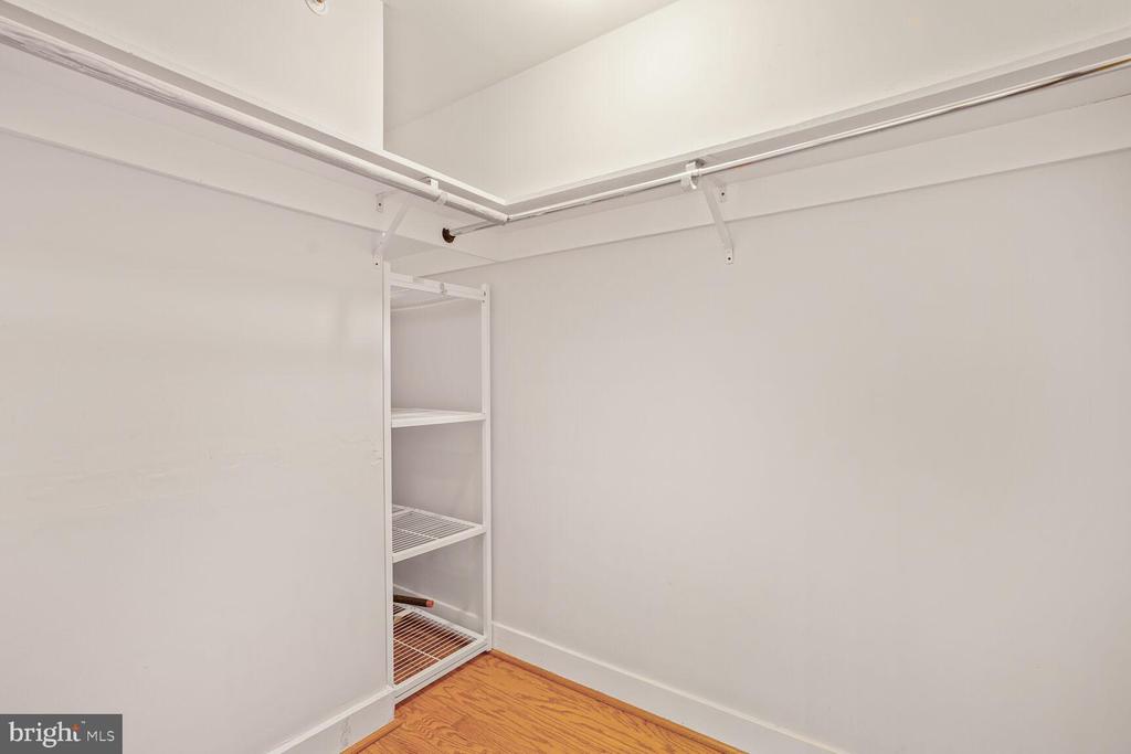 2380 CHAMPLAIN ST NW #104