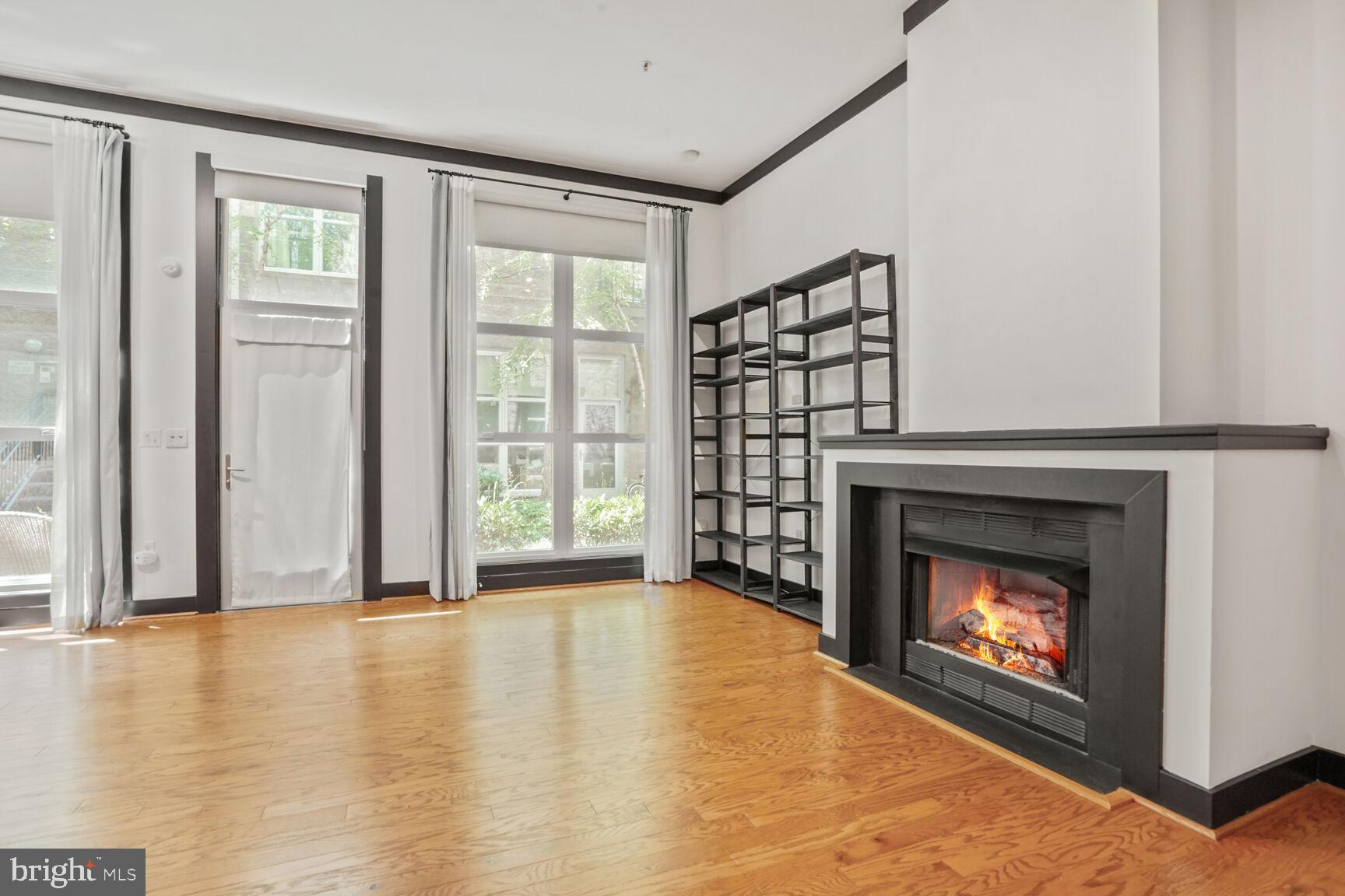 2380 CHAMPLAIN ST NW #104