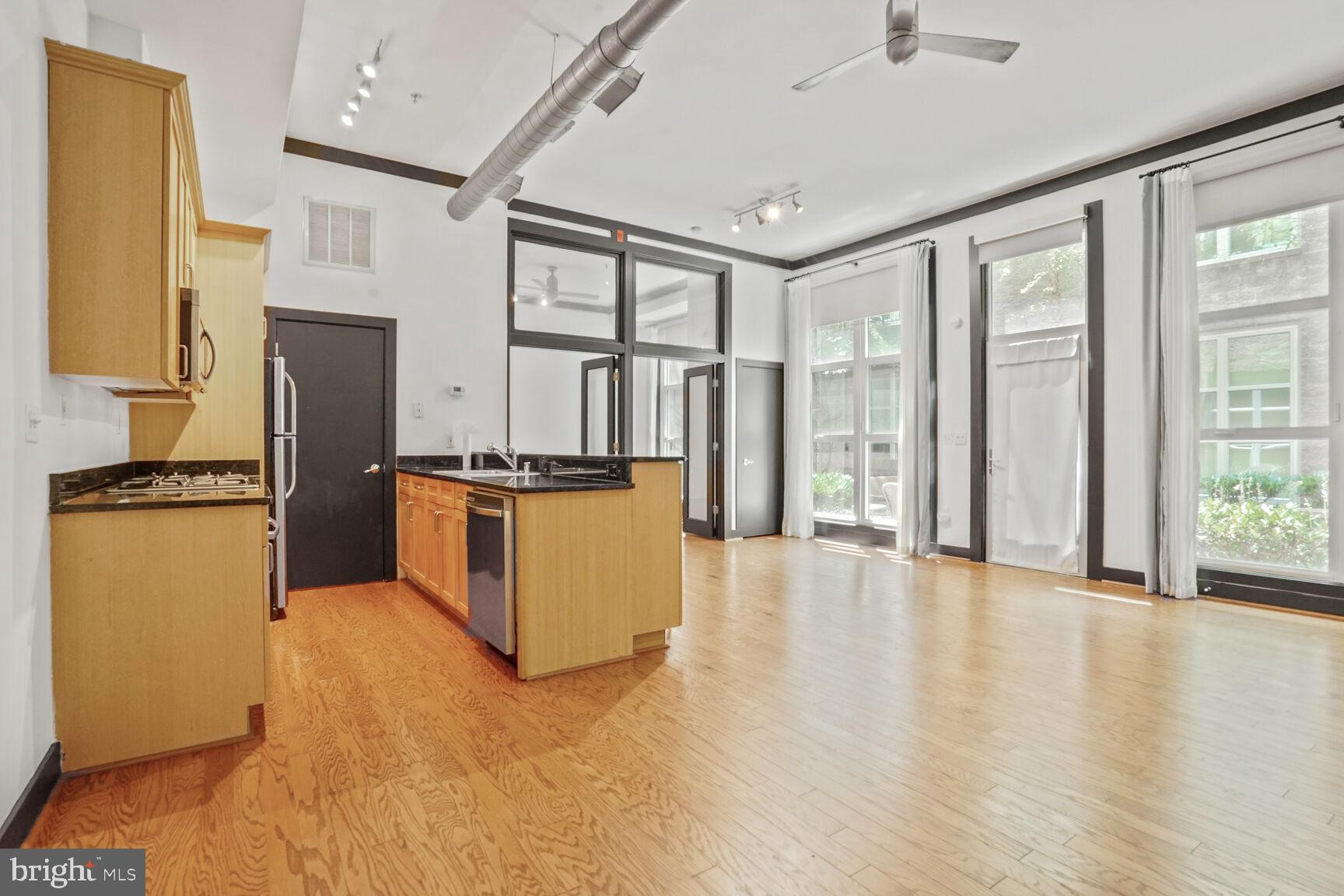 2380 CHAMPLAIN ST NW #104