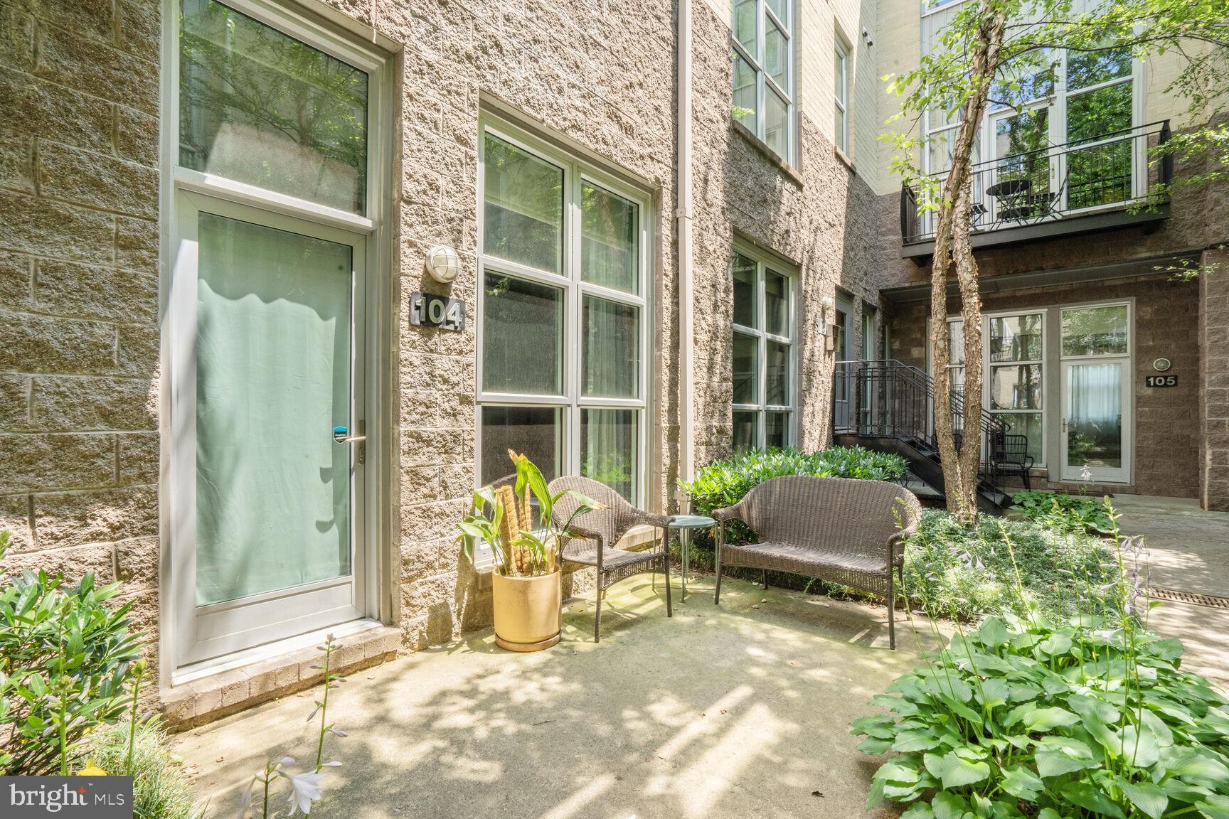 2380 CHAMPLAIN ST NW #104