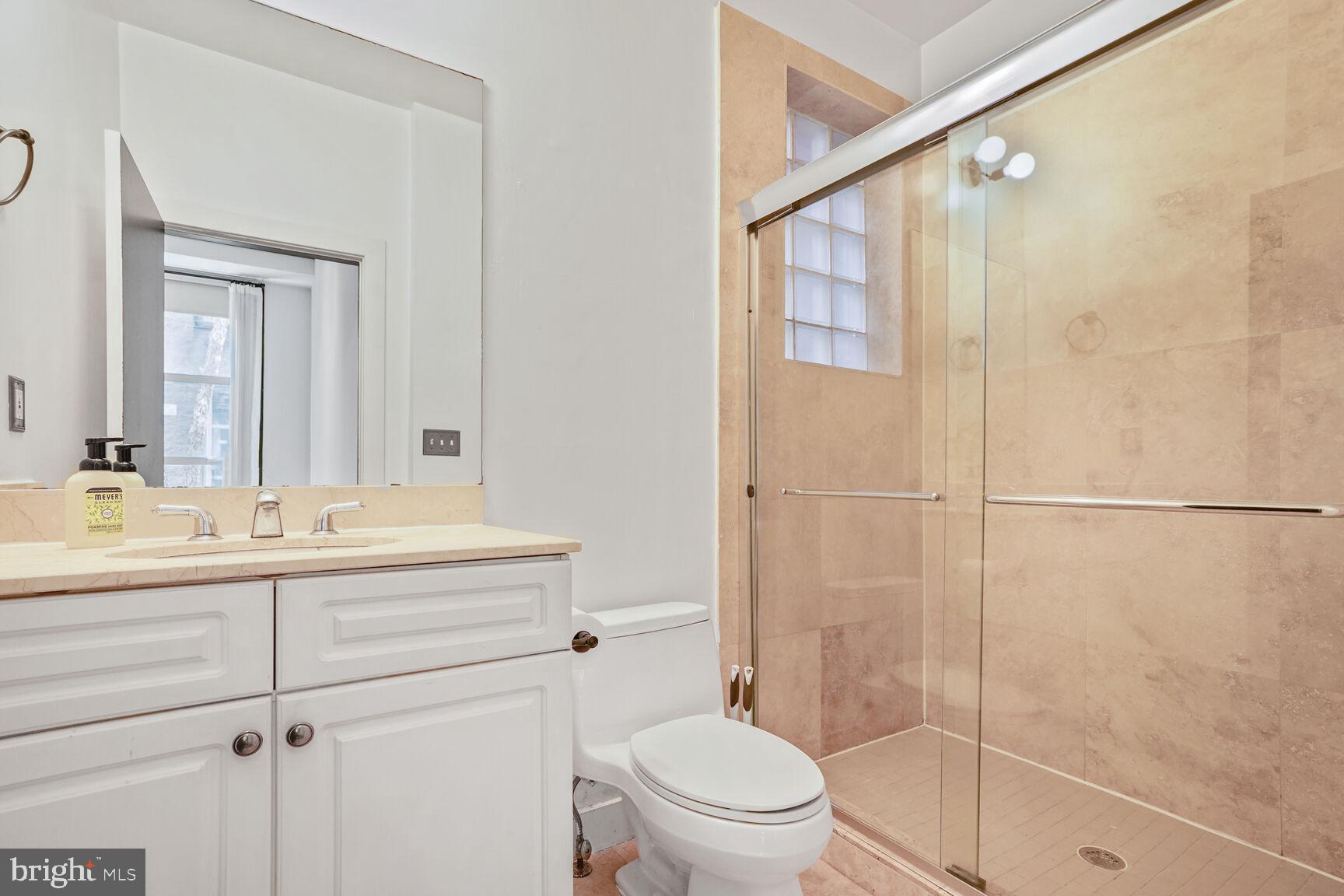 2380 CHAMPLAIN ST NW #104