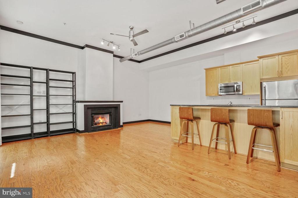 2380 CHAMPLAIN ST NW #104