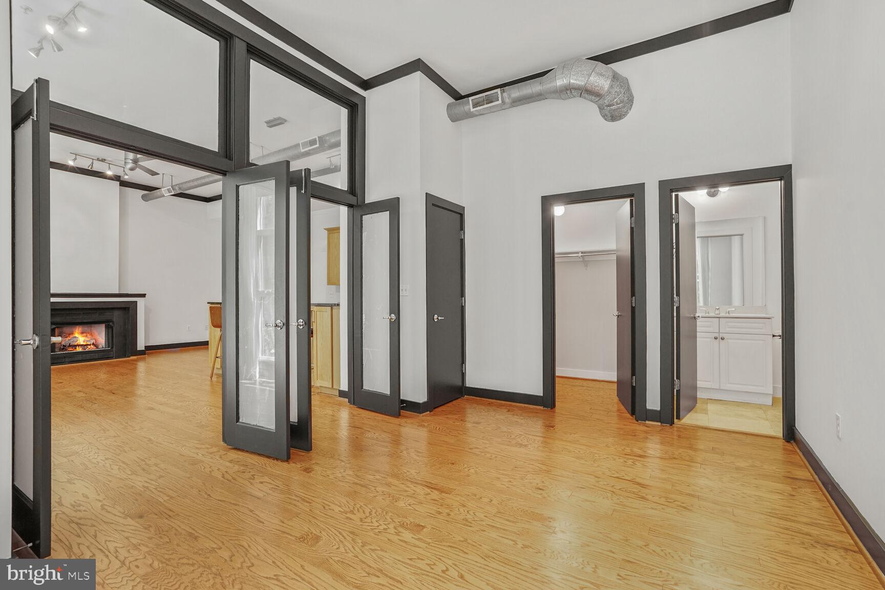 2380 CHAMPLAIN ST NW #104