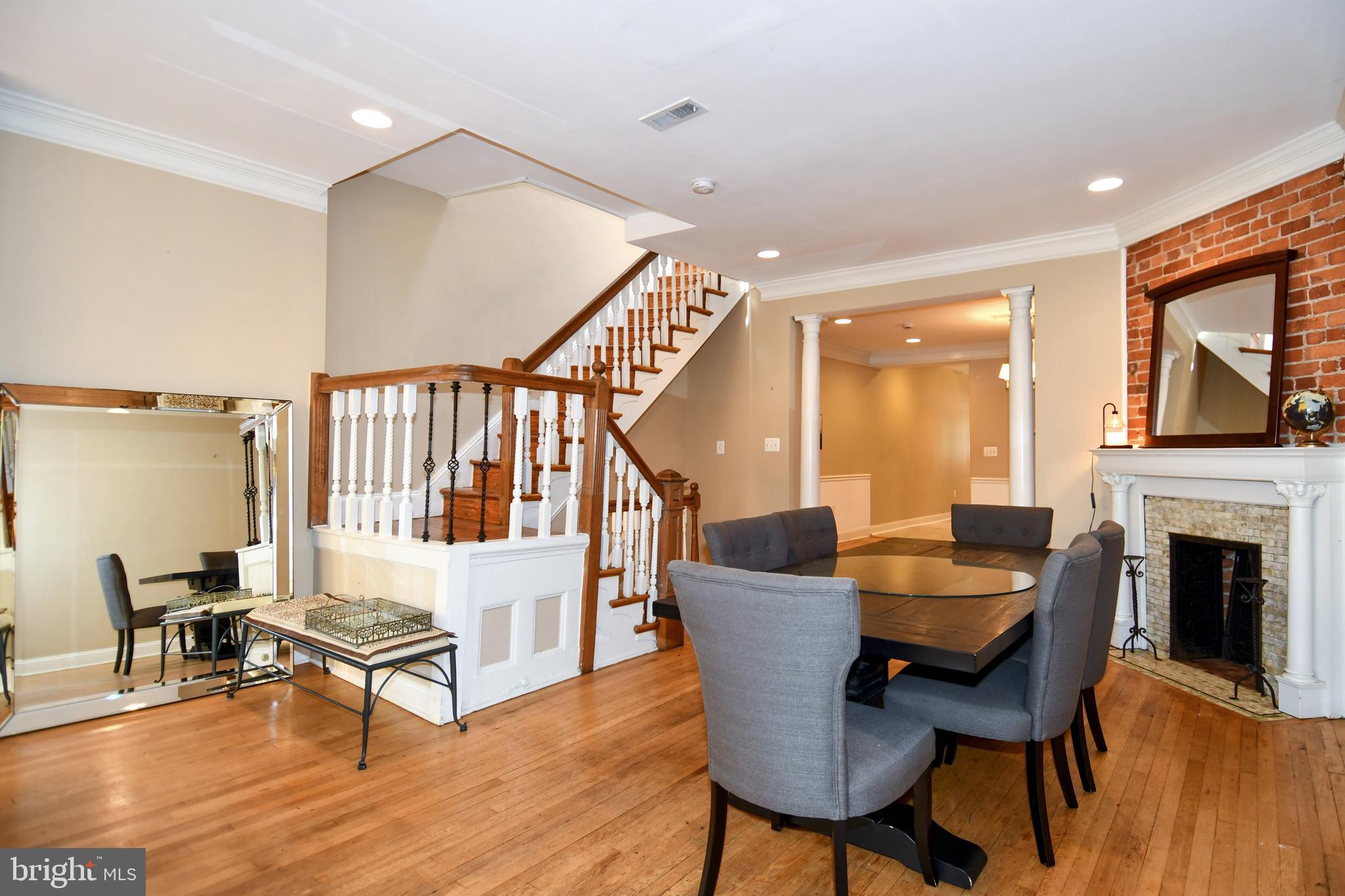 11 R ST NW