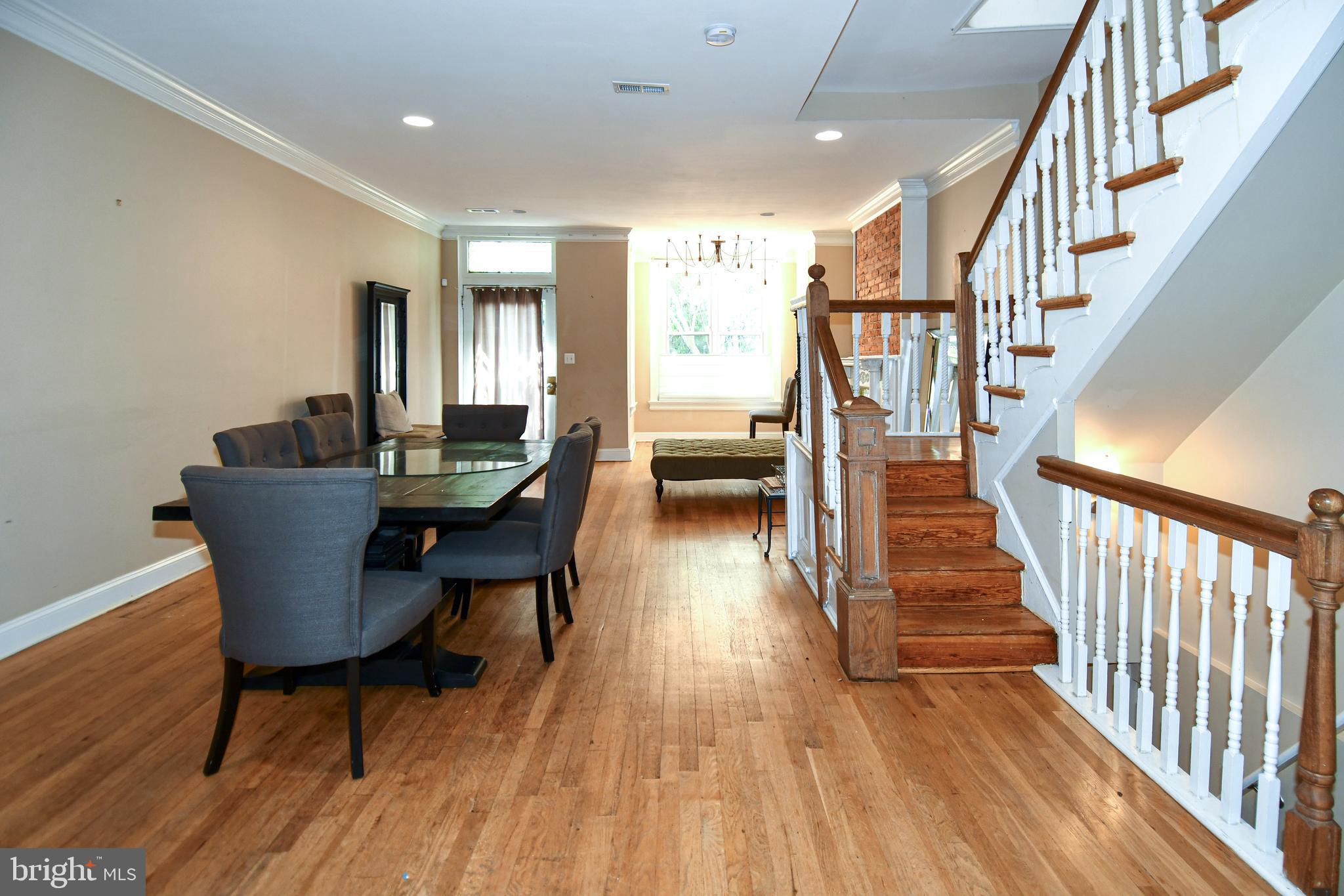 11 R ST NW
