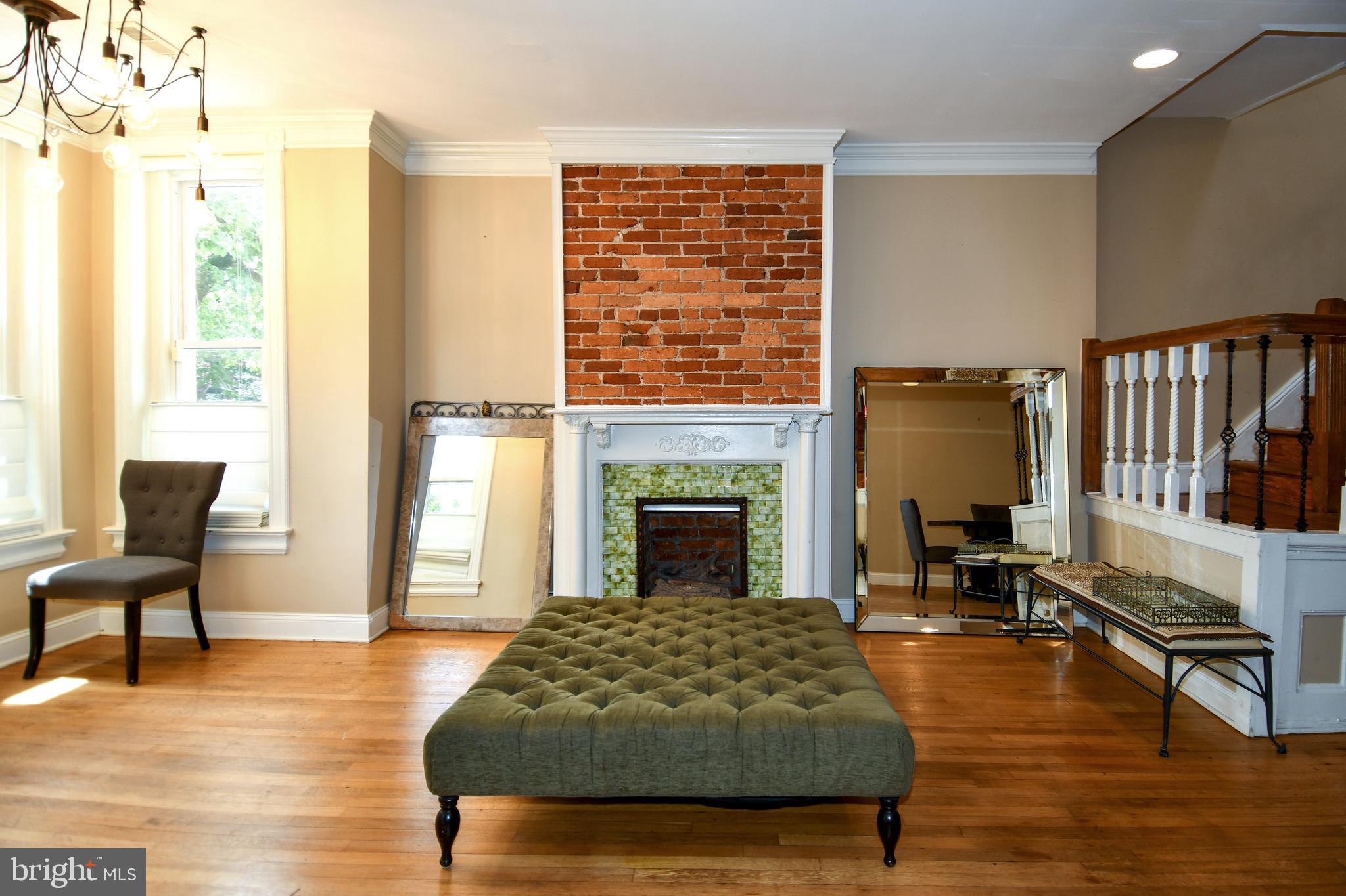 11 R ST NW