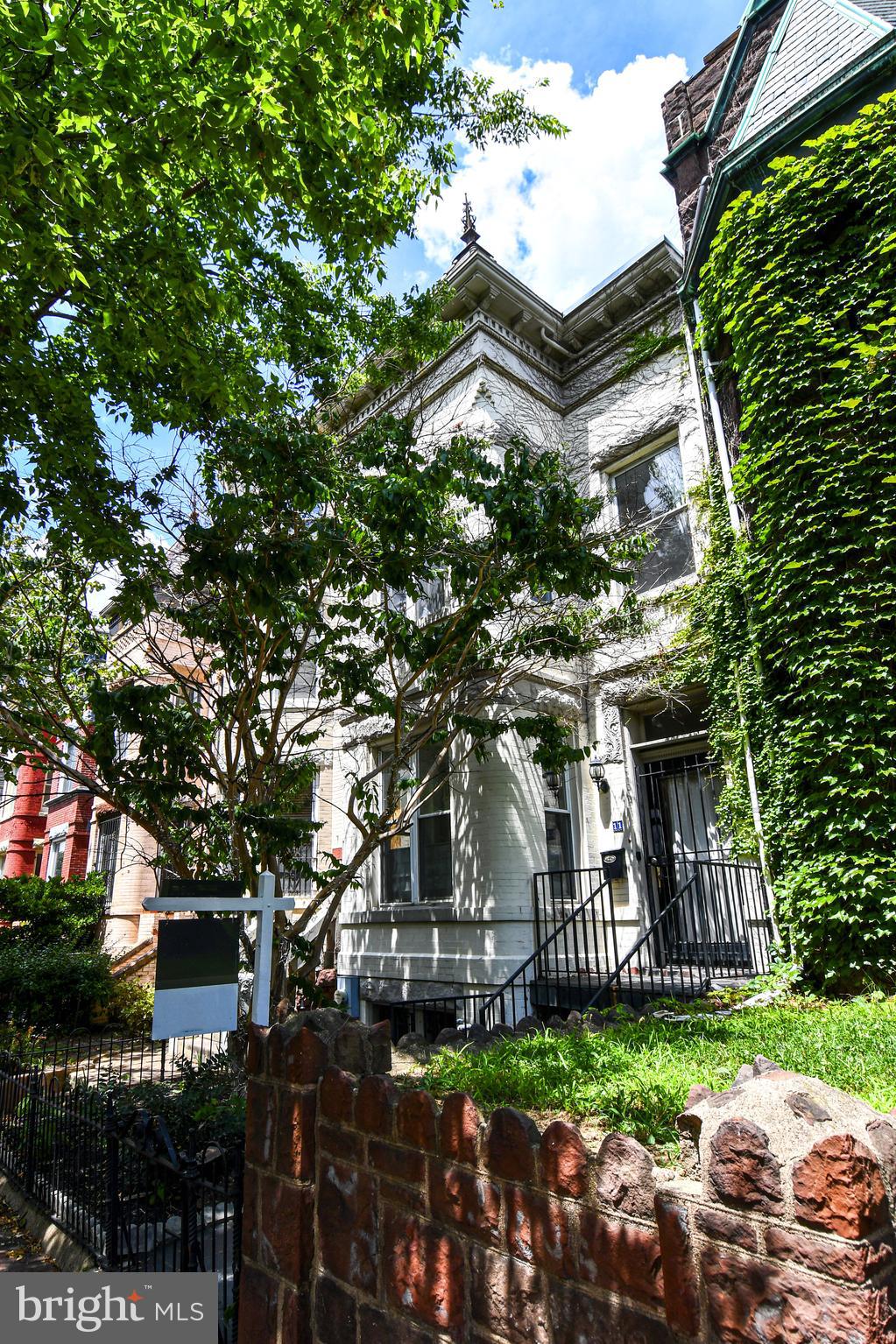 11 R ST NW