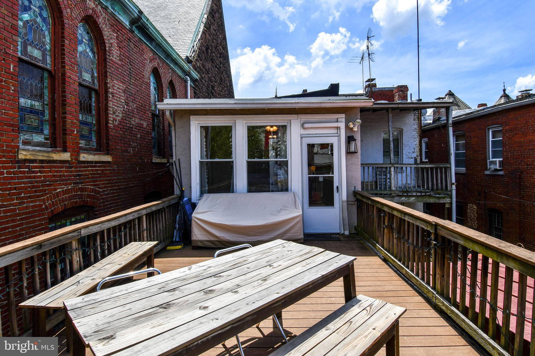 11 R ST NW