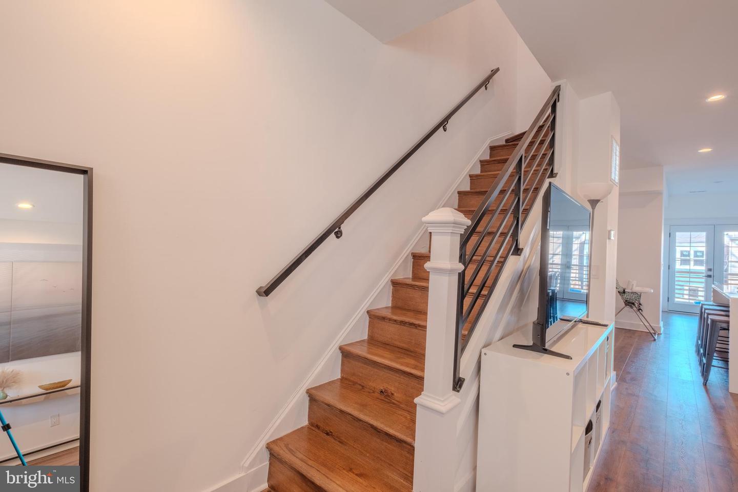 413 Delafield Pl NW
