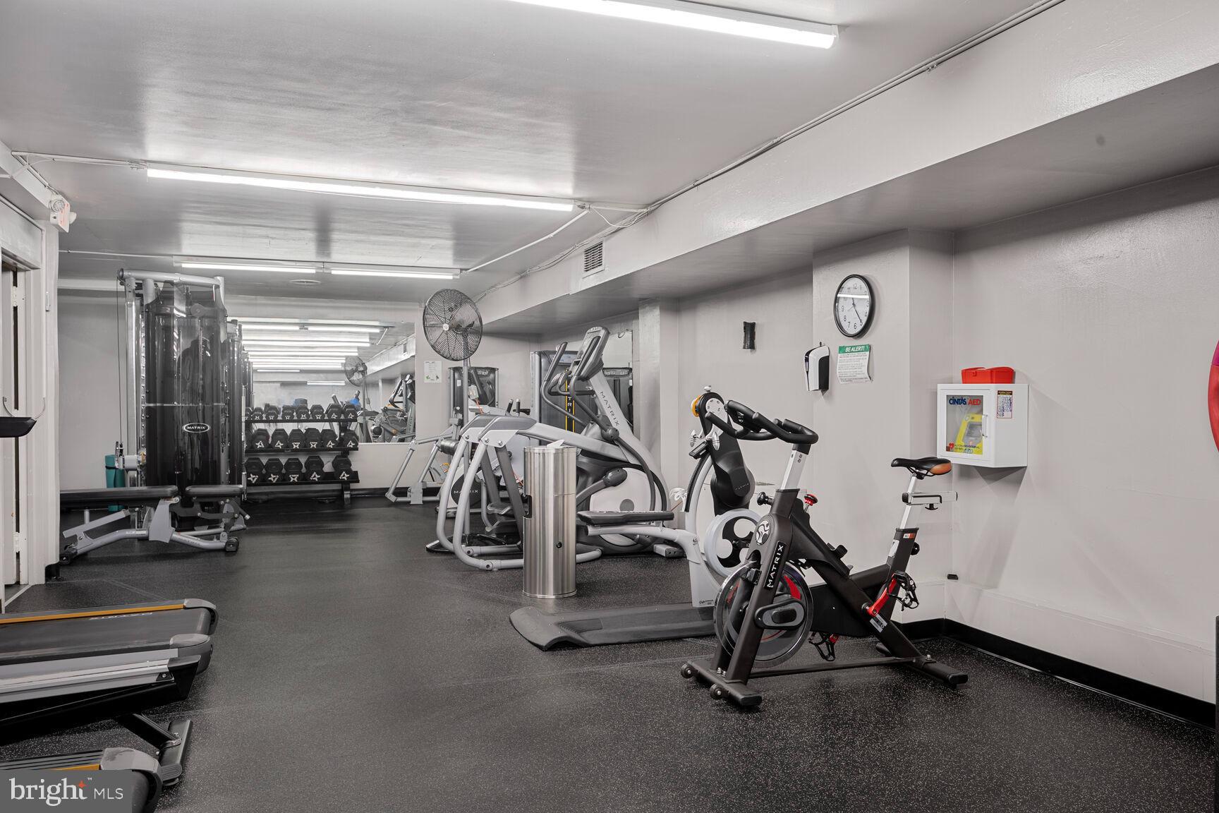 2939 van Ness St NW #405