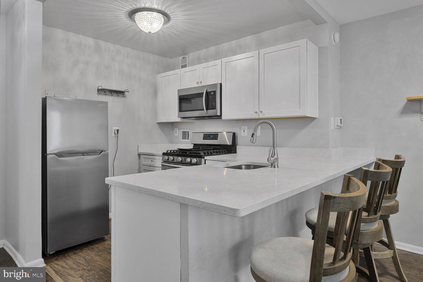 2939 van Ness St NW #405