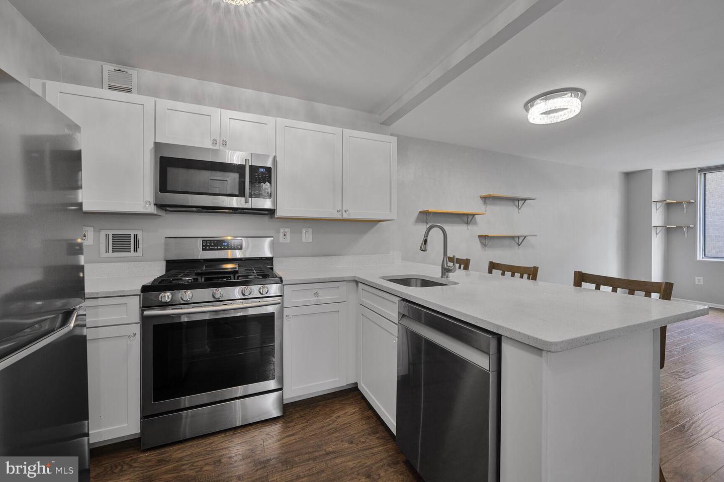 2939 van Ness St NW #405
