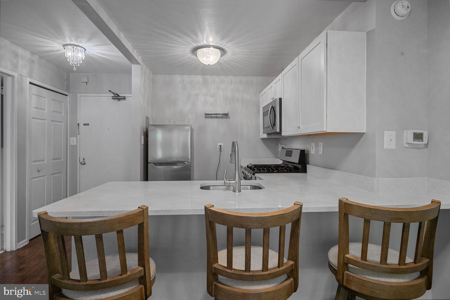 2939 van Ness St NW #405