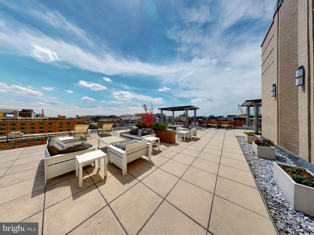 1 SCOTT CIR NW #713