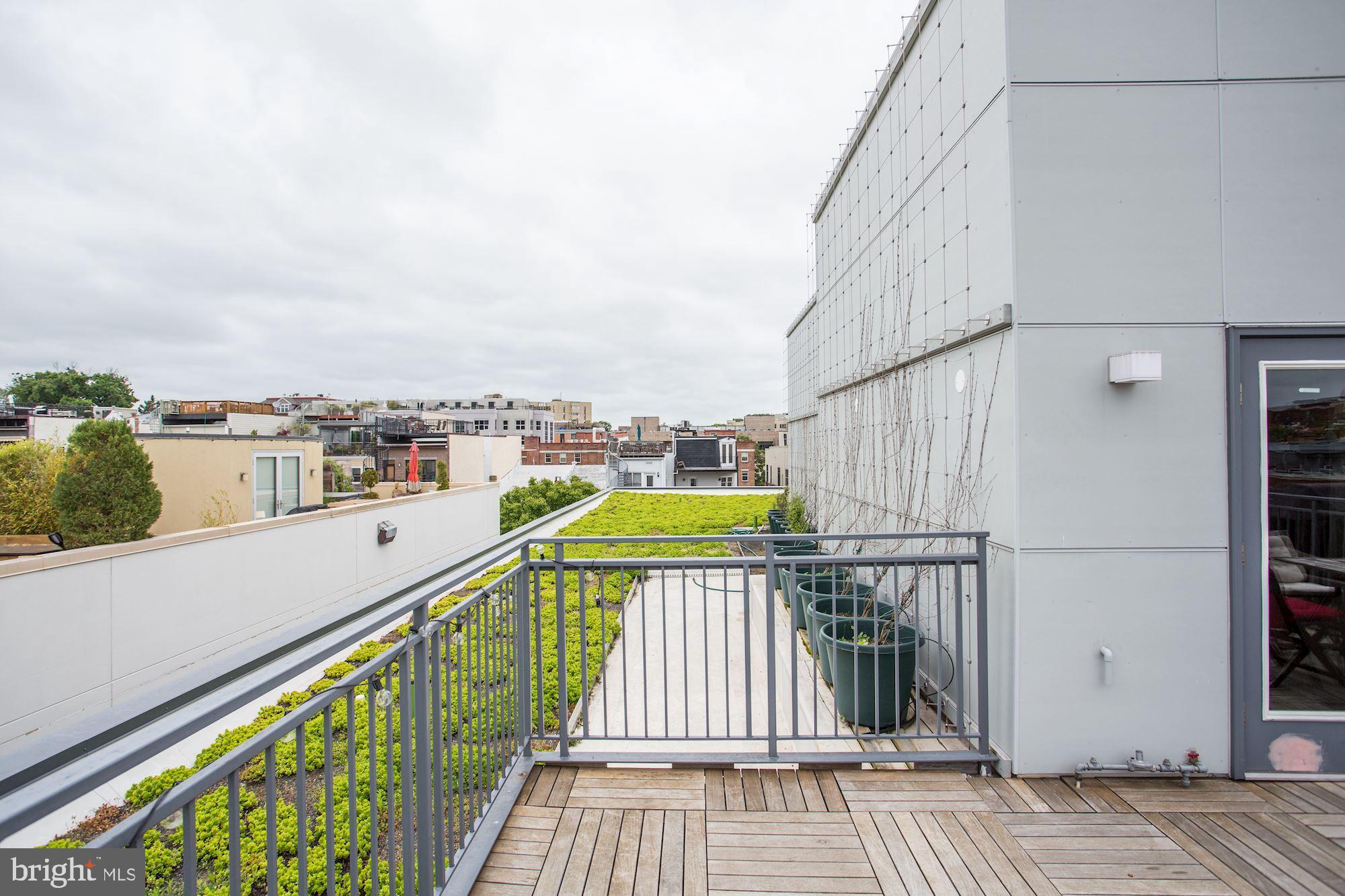 2337 CHAMPLAIN ST NW #PH405