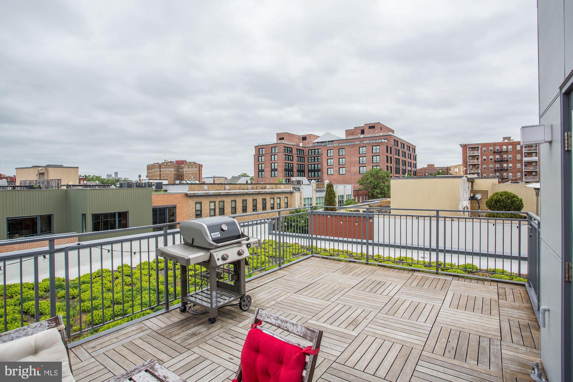 2337 CHAMPLAIN ST NW #PH405