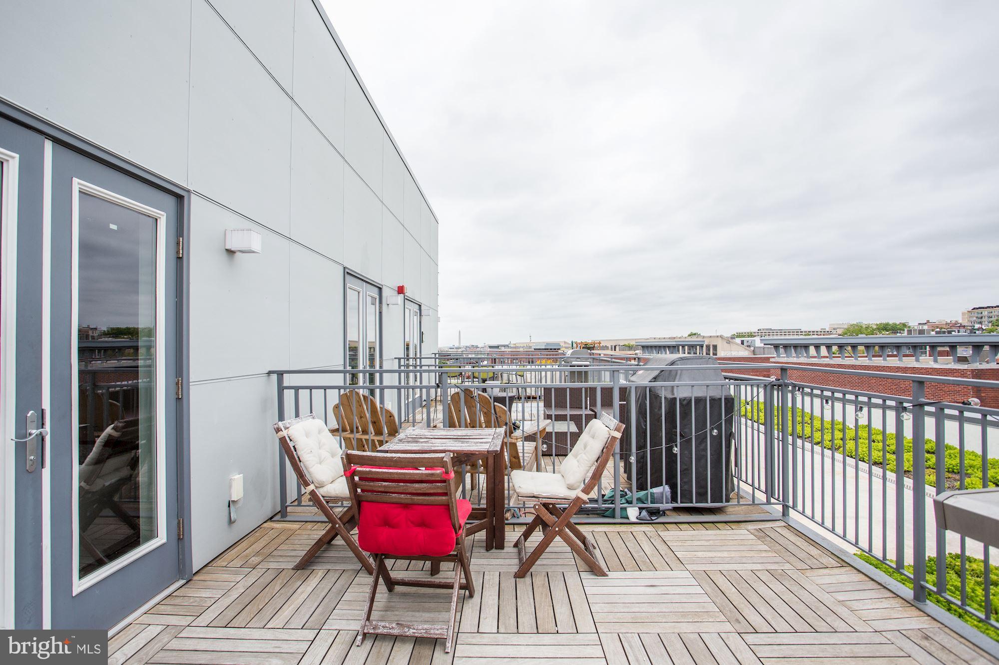 2337 CHAMPLAIN ST NW #PH405