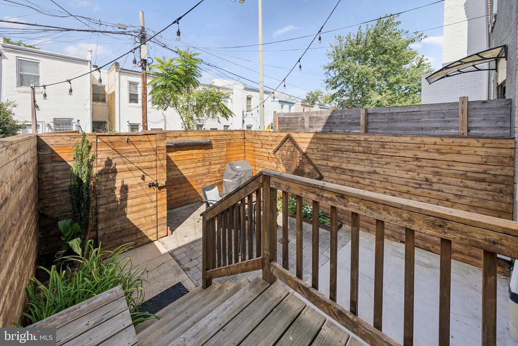 1332 EMERALD STREET NE