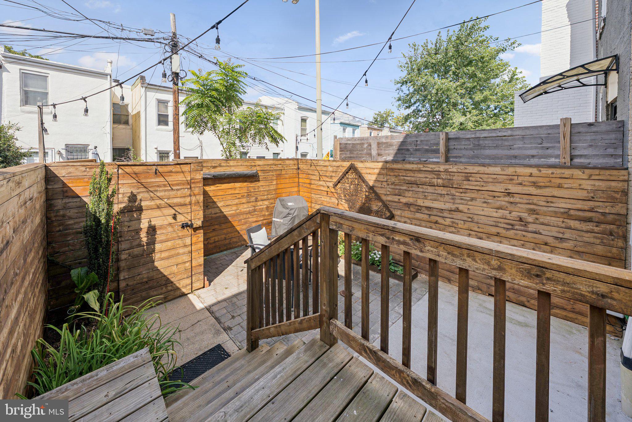 1332 EMERALD STREET NE
