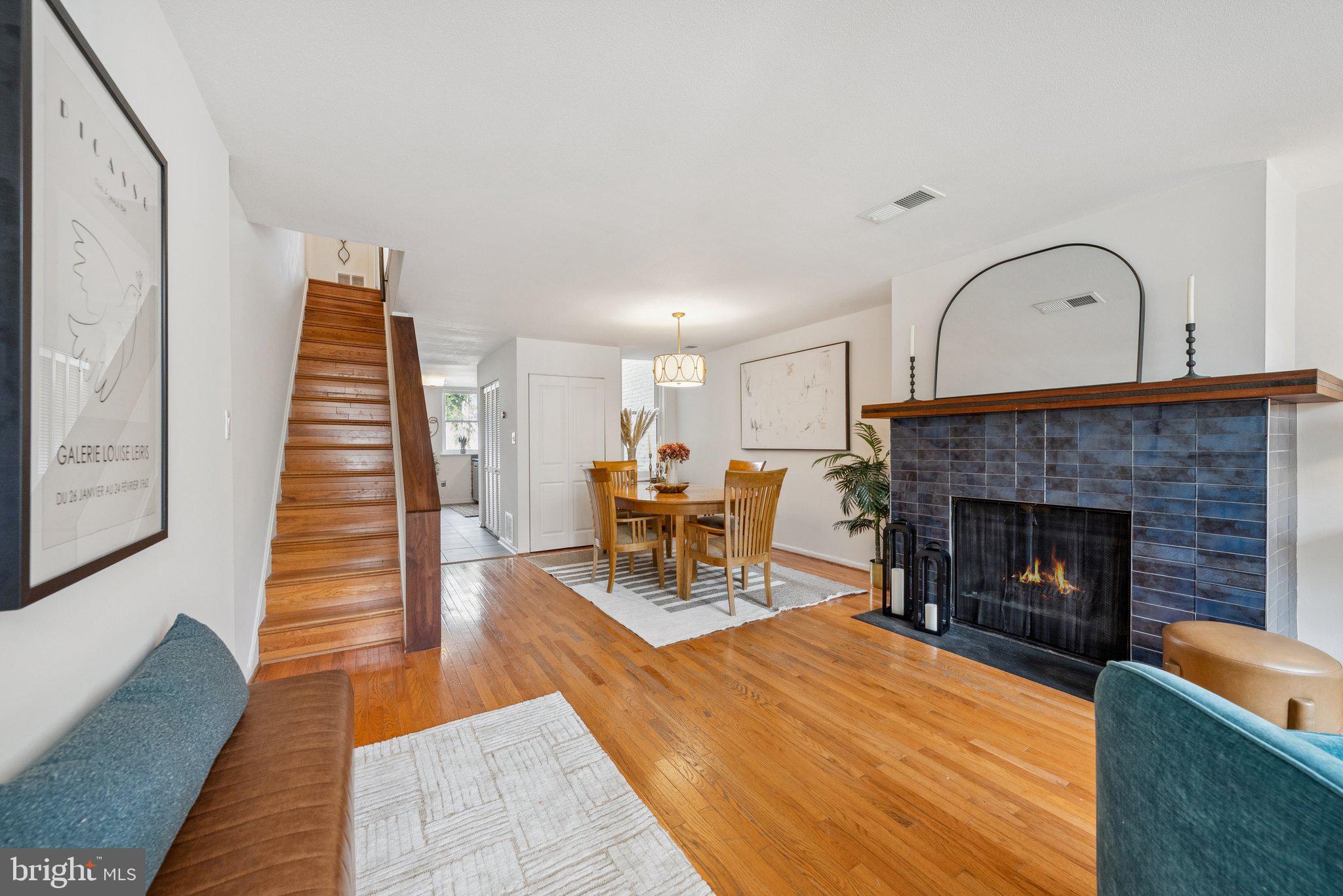 1332 EMERALD STREET NE