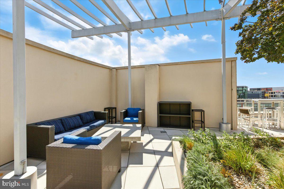 1025 1ST STREET SE 612