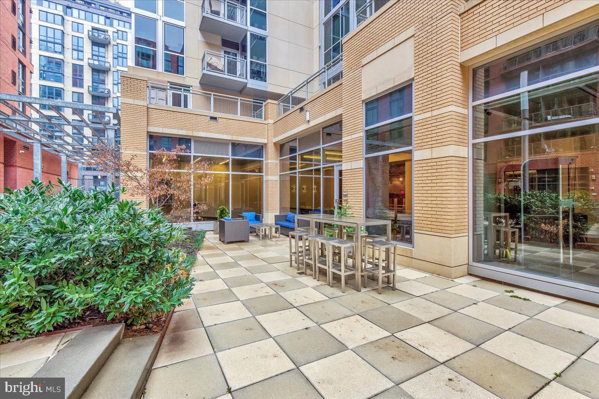 1025 1ST STREET SE 612