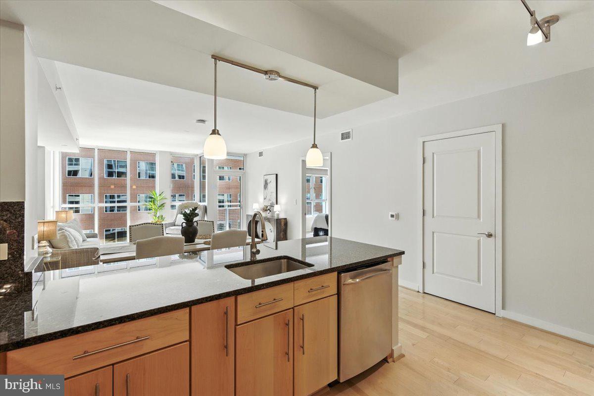 1025 1ST STREET SE 612