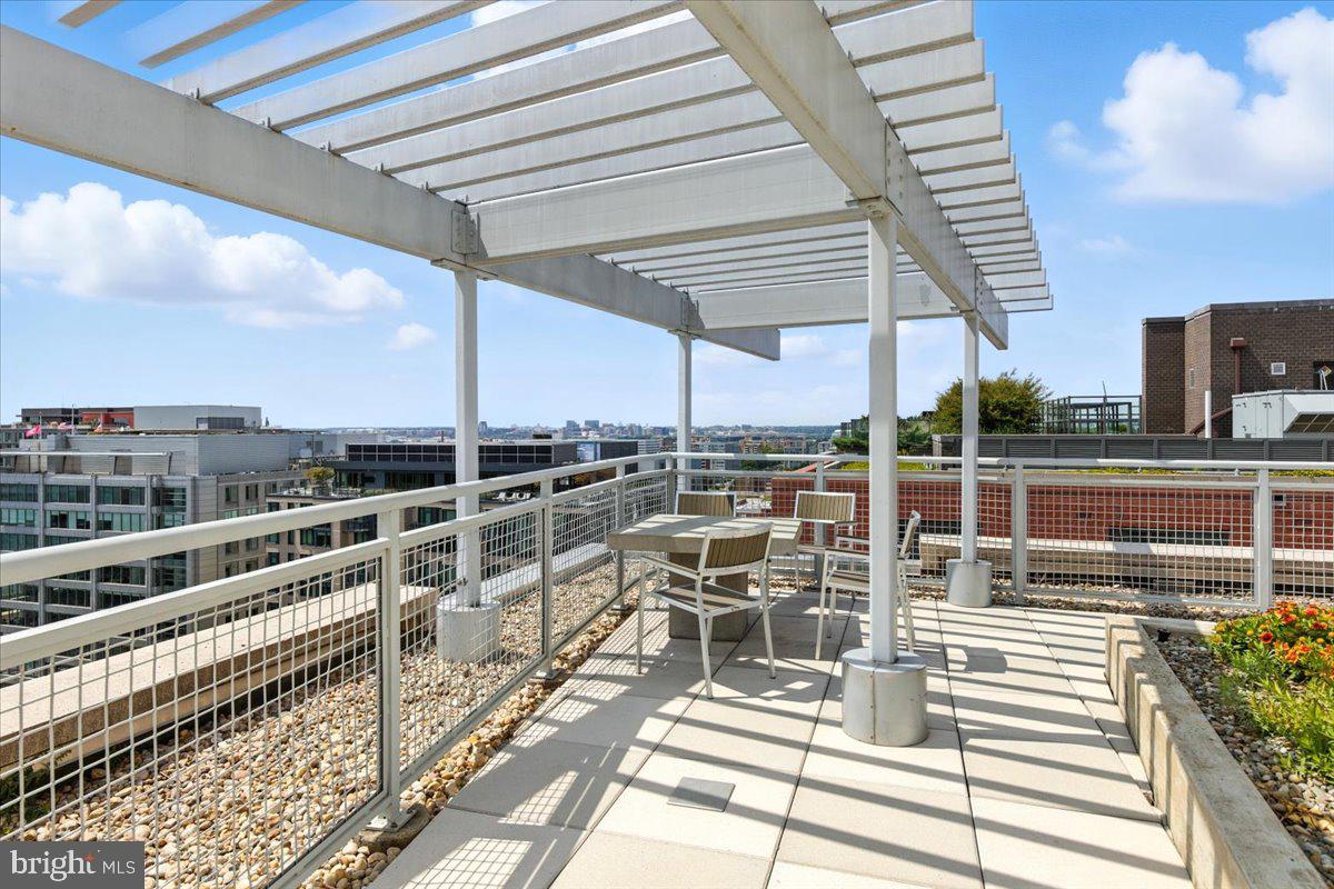 1025 1ST STREET SE 612