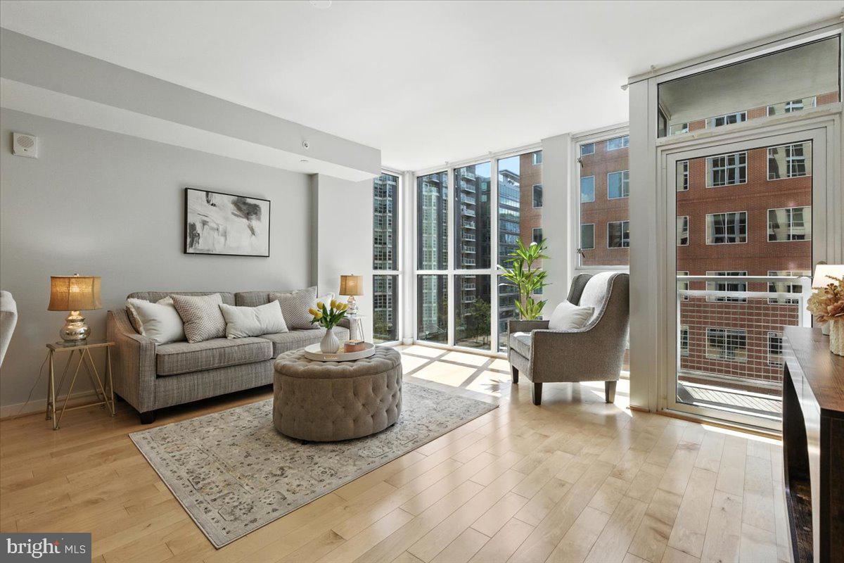 1025 1ST STREET SE 612