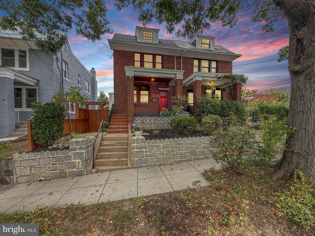 6318 8TH STREET NW