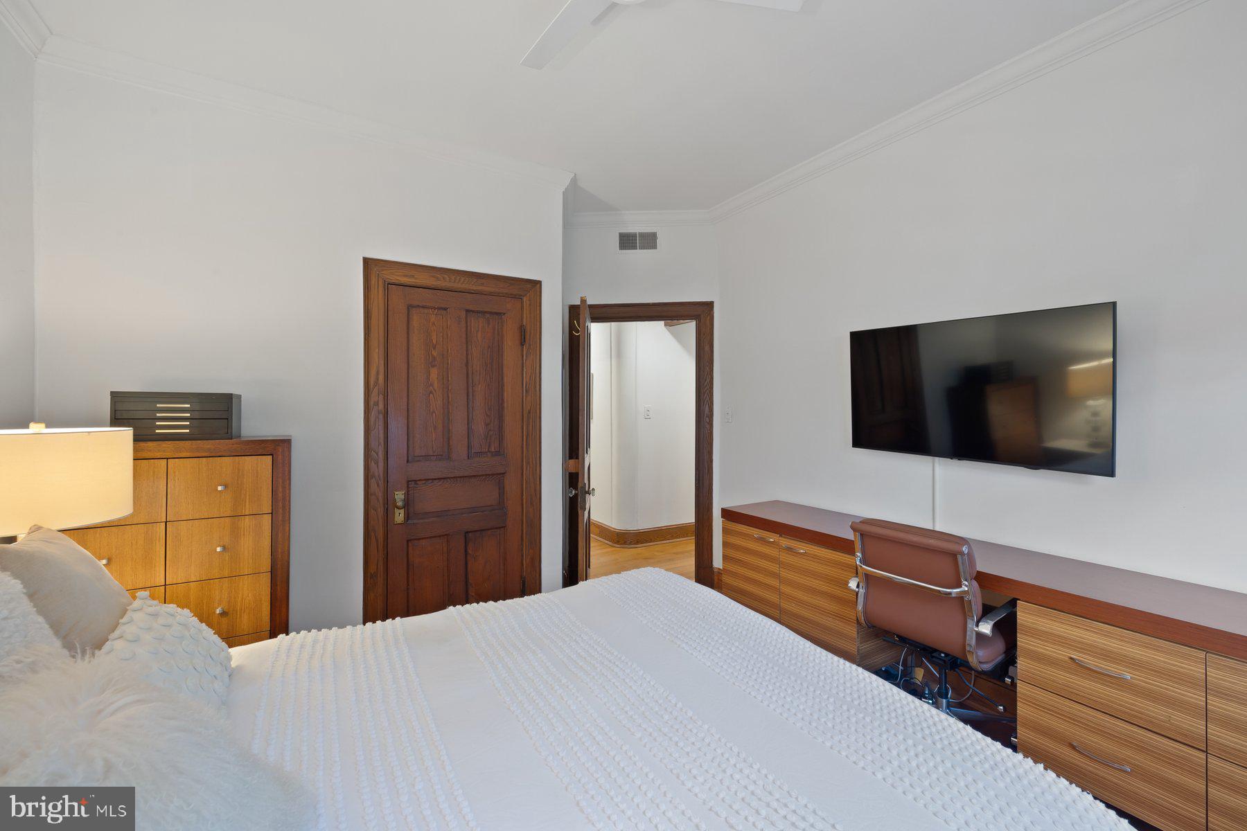 3020 DENT PLACE NW 30W