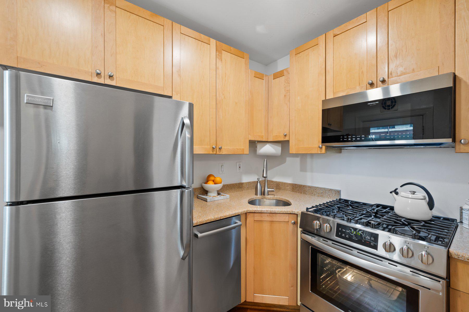 3020 DENT PLACE NW 30W