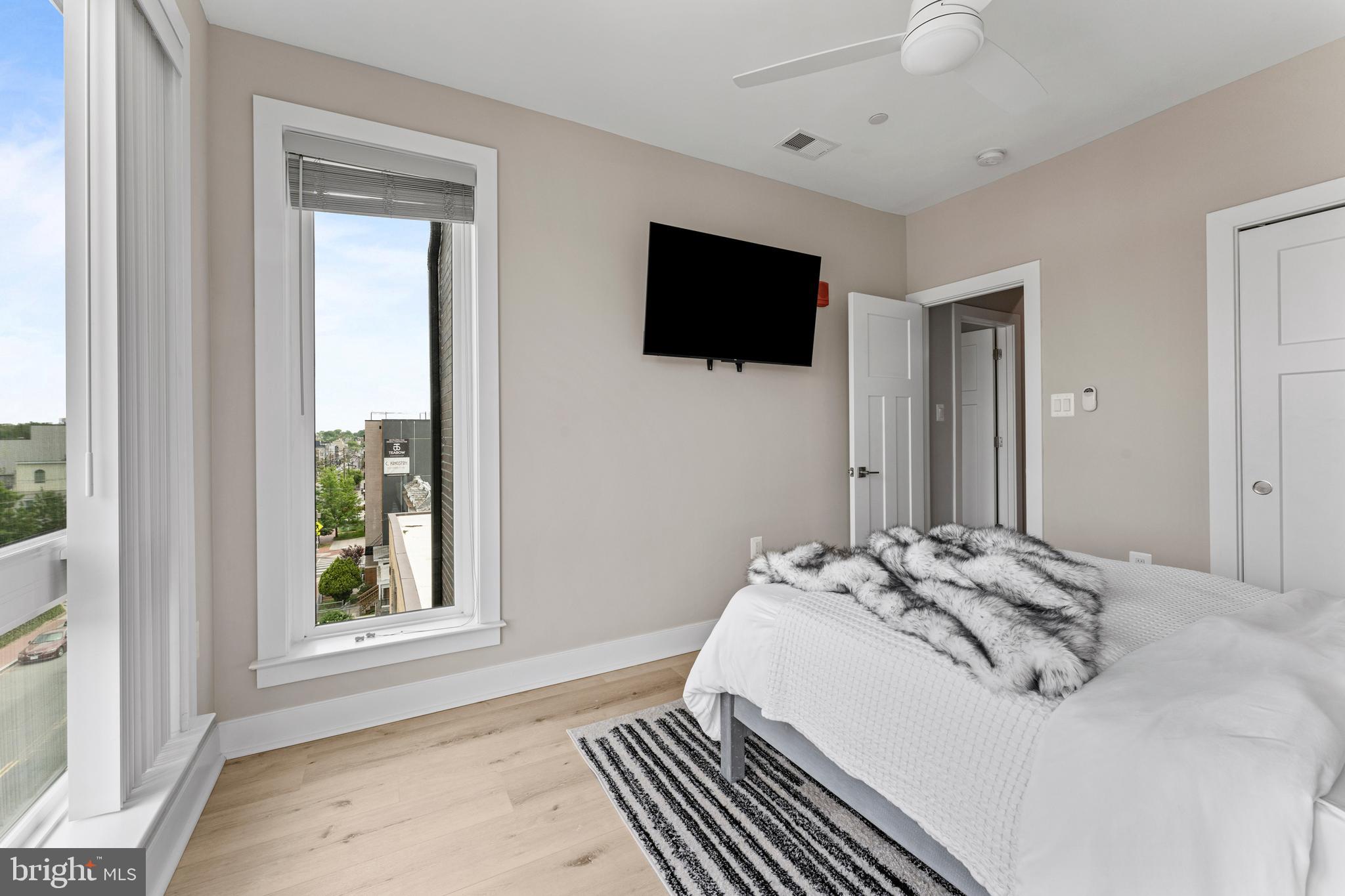 818 NW KENNEDY STREET NW 9