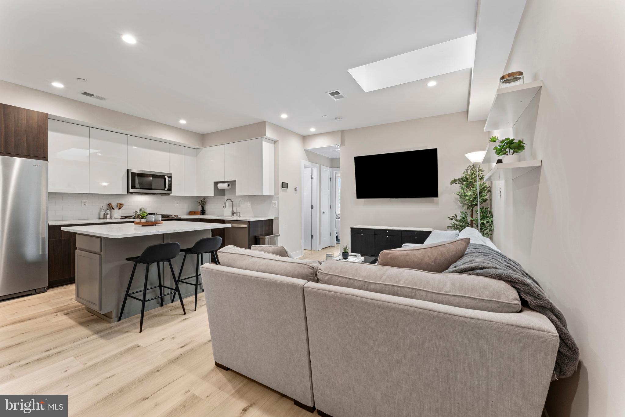 818 NW KENNEDY STREET NW 9